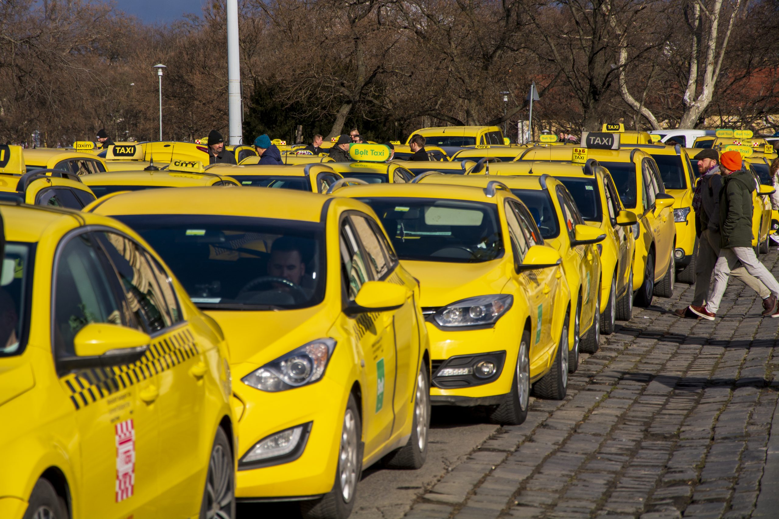 Újabb taxis demonstráció