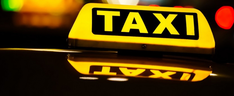 Ársapkát tett a kormány a taxidíjakra