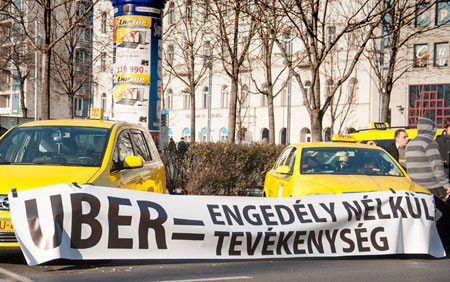Aláírásgyűjtésbe kezdenek a taxisok a csalók kiszűrése érdekében